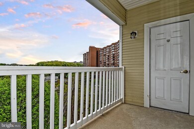 4551 Strutfield Ln unit 4422, Alexandria, VA 22311 - photo 5