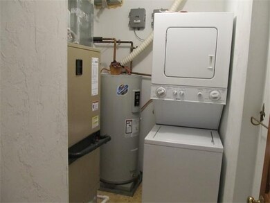 142 Quincy Shore Dr unit 156, Quincy, MA 02171 - photo 6