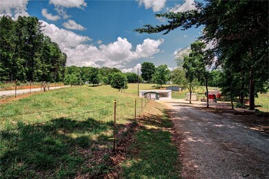 135 Keys Rd, Tamassee, SC 29686 - photo 4