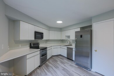 3031 Fallstaff Rd unit 307C, Baltimore, MD 21209 - photo 2