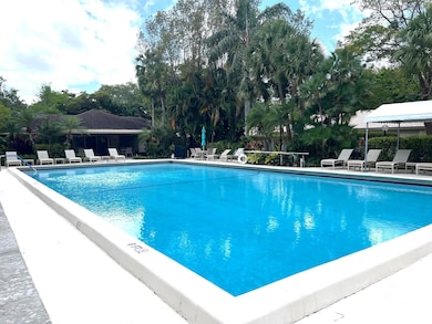 802 Cypress Grove Ln unit 309, Pompano Beach, FL 33069 - photo 3