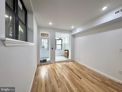 781 S 3rd St unit 1, Philadelphia, PA 19147 - photo 5