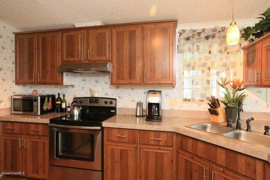 515 Sapote - Kitchen - View 4