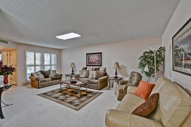 10431 W Ocotillo Dr, Sun City, AZ 85373 - photo 5