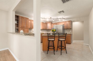 7707 Lester St, Pearland, TX 77584 - photo 3