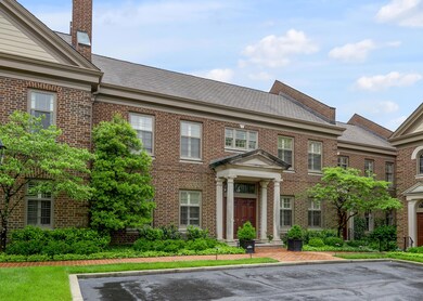 100 Idle Hour Dr unit 8, Lexington, KY 40502 - photo 2