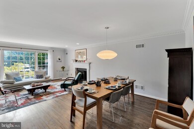 11038 Wickshire Way, Rockville, MD 20852 - photo 5