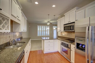 2417 Kings Gate (28)0028