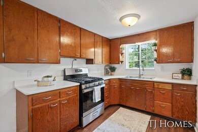 017-3375 7th St-17_m