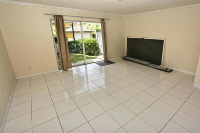 007-21-Family Room