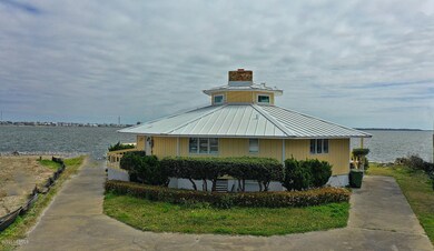 248 Bayview Blvd
