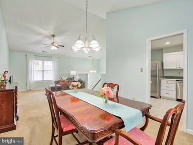 206 Greenbriar Cir, Cross Junction, VA 22625 - photo 4