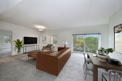 586 Crescent Blvd unit 305, Glen Ellyn, IL 60137 - photo 6