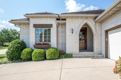 RE_3967 E Villa Way-2