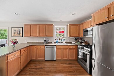 55 Liberty St, Plymouth, MA 02360 - photo 5