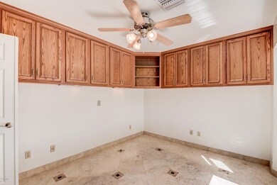 3012 E Lakewood St-8