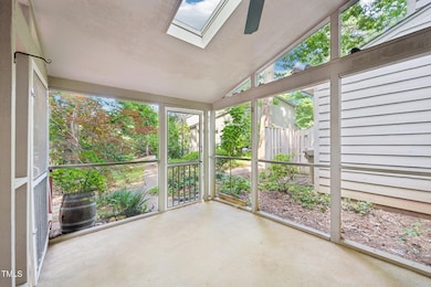27-web-or-mls-Twin Oaks Pl-2105-027