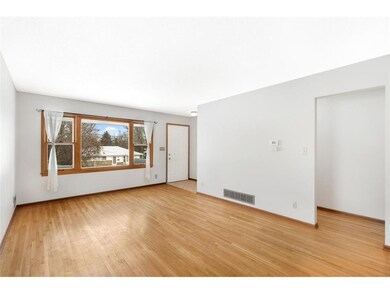 300 Haskell Street East, West Saint Paul-02