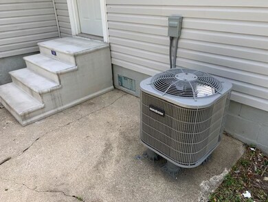 2411 S Ebright St, Muncie, IN 47302 - photo 6