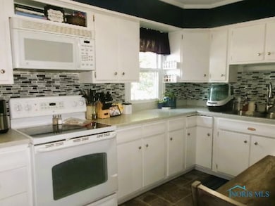 1417 E 3rd St, Ottawa, OH 45875 - photo 6