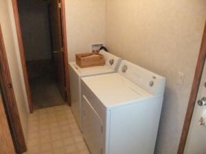 3211 W 50th St, Davenport, IA 52806 - photo 6