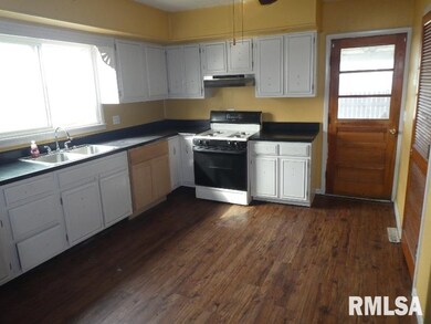 2280 West St, Jacksonville, IL 62650 - photo 6