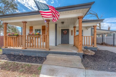 517 E 6th St, Claremore, OK 74017 - photo 4