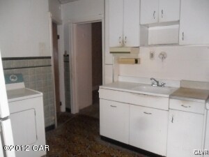 318 Arlington St, Tamaqua, PA 18252 - photo 5