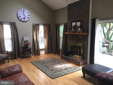 2526 Chelmsford Dr, Crofton, MD 21114 - photo 3