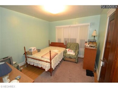 Large rooms, hardwood floors