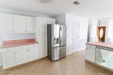 158 Camden Ave, Staten Island, NY 10309 - photo 7