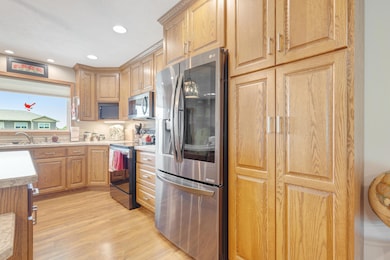 200 W Hickory Street-06
