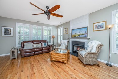 2266SandyPointLn08
