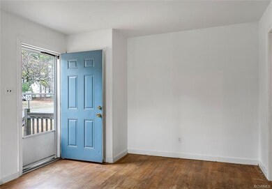 FRESHLY PAINTED WALLS, ALL NEUTRAL !