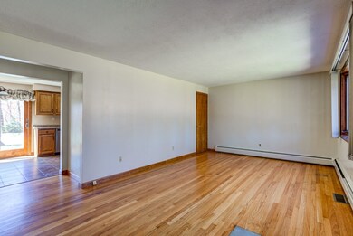 127 Cross Rd, Holyoke, MA 01040 - photo 7