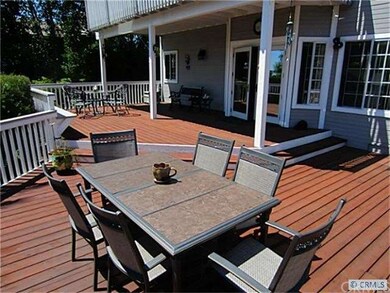 The property enjoys cool coastal breezes in this e