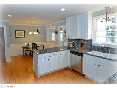 Kitchen - Nice Sized Eat-In Kitchen with Granite C