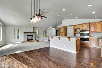 8107 Frank St, Anchorage, AK 99518 - photo 4