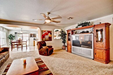 04 Living Rm