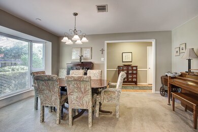 1026 Cheshire Ln, Houston, TX 77018 - photo 6