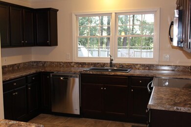 411 University Dr, Jacksonville, NC 28546 - photo 3