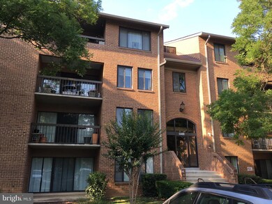 11409 Commonwealth Dr unit 103, Rockville, MD 20852 - photo 2