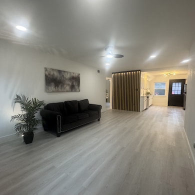 11643 Chimney Rock Rd unit 6, Houston, TX 77035 - photo 3