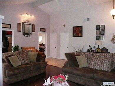 Vaulted ceilings and access to garage