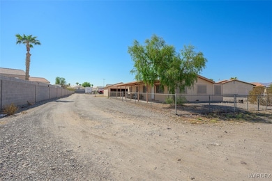 Welcome to 2316 E Riverview Cir