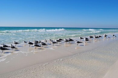 Easy access to Ft. Walton/Destin Beaches