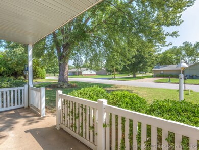 14228 S Nyssa Ave, Glenpool, OK 74033 - photo 3