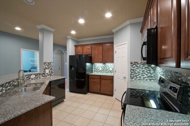 10626 Larch Grove Ct, Helotes, TX 78023 - photo 7