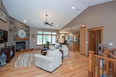 6703 Cottage Ridge Ct NE, Cedar Rapids, IA 52411 - photo 4