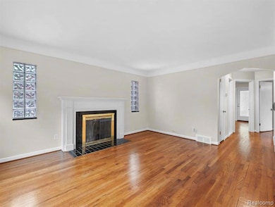 1790 Kenmore Dr, Grosse Pointe Woods, MI 48236 - photo 3